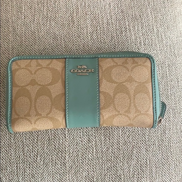 Coach Handbags - Coach Wallet